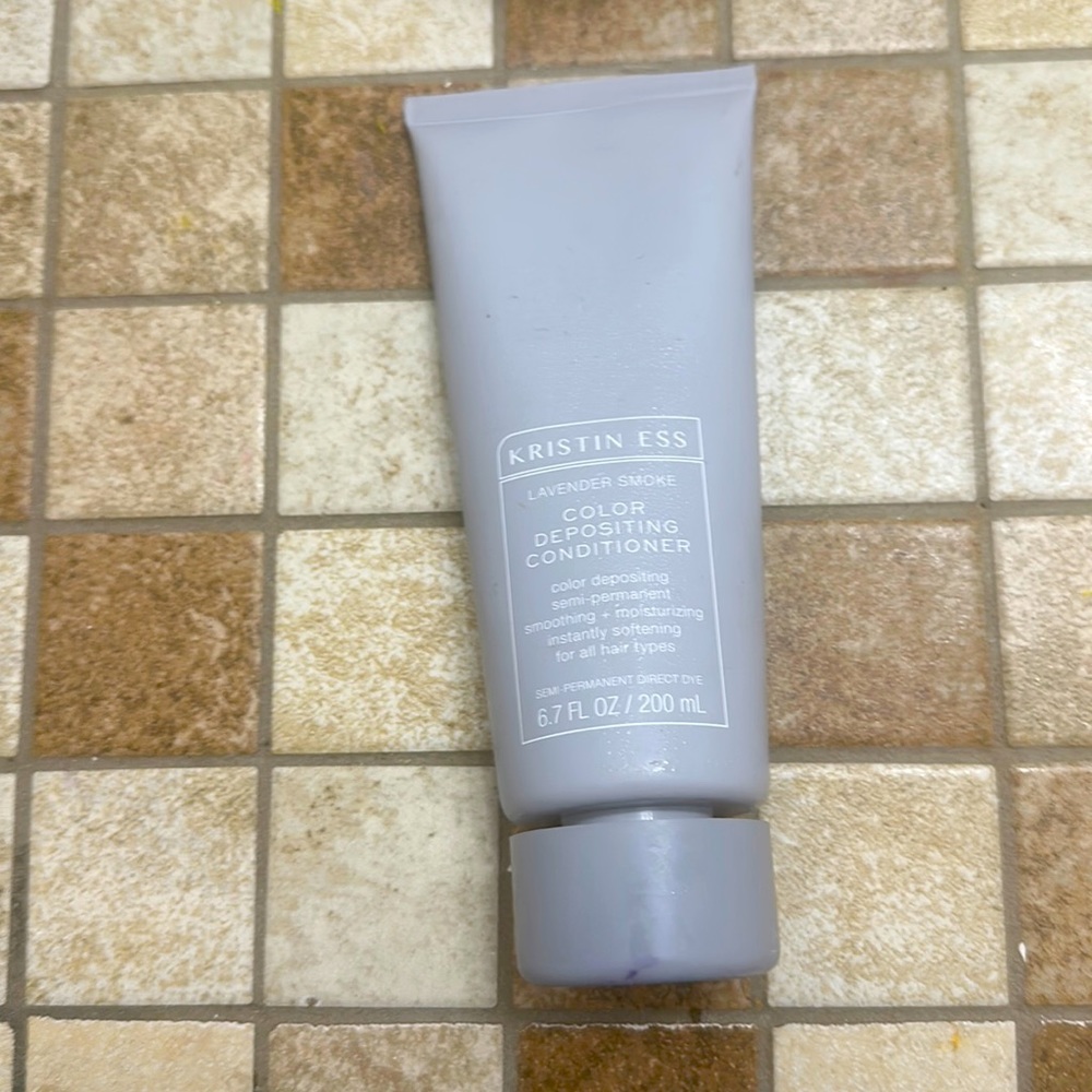 Lavender smoke color conditioner